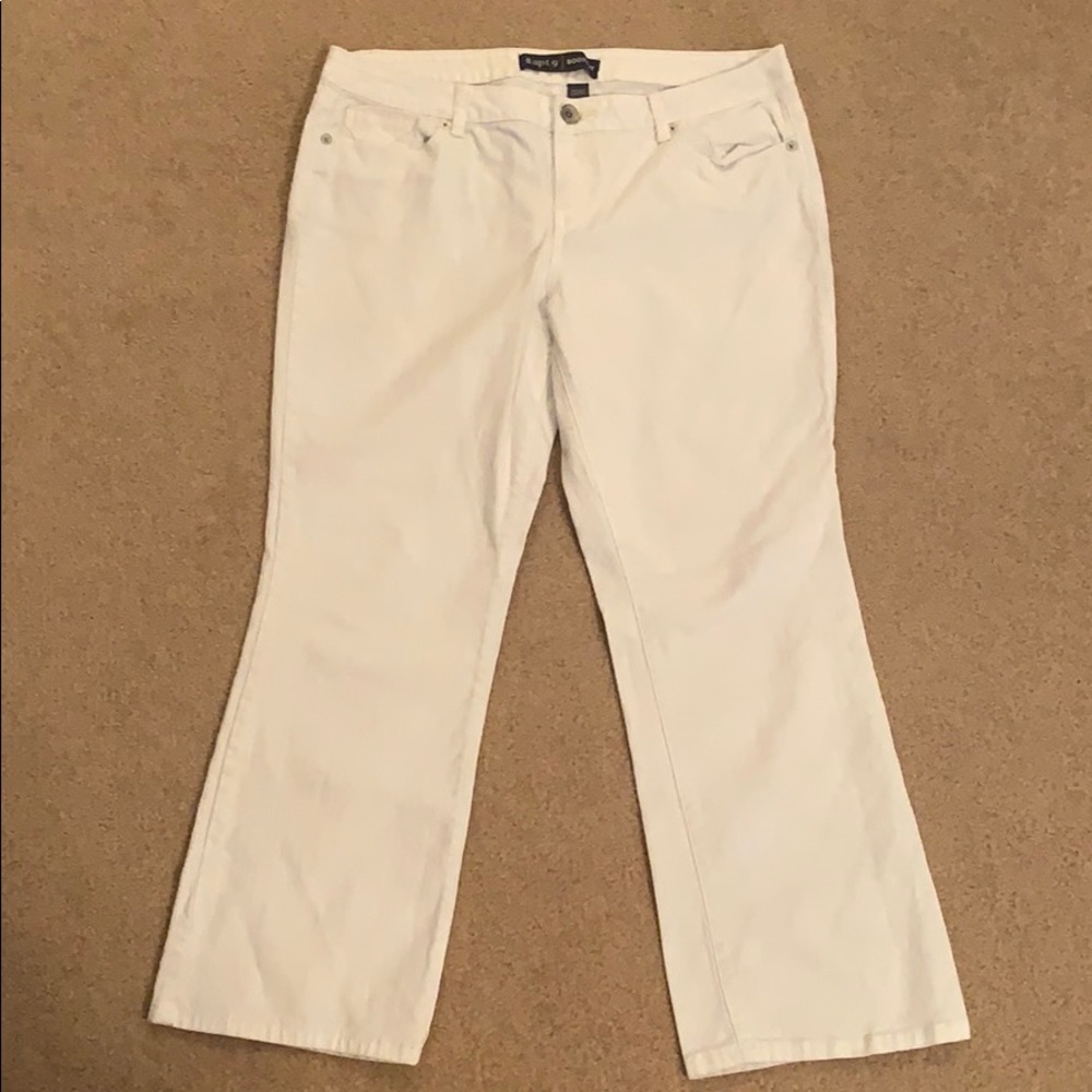 Apt 9. White jeans
